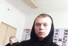 Μαθητής επιτέθηκε με γροθιές σε καθηγήτρια που του τράβηξε την καρέκλα (video)