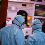 935 νέα κρούσματα σήμερα – Πέντε θάνατοι σε 24 ώρες