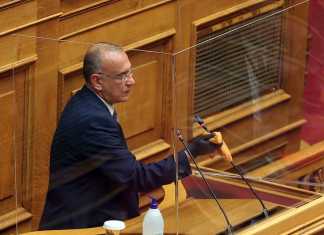 Κορονοϊός: Plexiglass στο βήμα της Βουλής! (Photo)