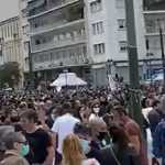 Βουλή: Συγκέντρωση καλλιτεχνών χωρίς αποστάσεις ασφαλείας (βίντεο + φωτό)