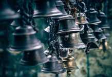 Όσο πιο άδειος είναι ο άνθρωπος, τόσο πιο πολύ θόρυβο κάνει