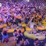 Ποια Χαλκιδική; Στη Γουχάν έκαναν υδάτινο πάρτι 8000 άτομα!