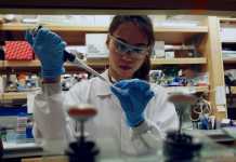 Covid-19: Ποιος θα πάρει πρώτος το εμβόλιο;