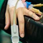 Έρευνα: Ακόμα και θάνατο μπορεί να προκαλέσει η συλλοίμωξη κορονοϊού και γρίπης