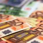 Δείτε αν δικαιούστε την έκτακτη οικονομική ενίσχυση Πάσχα των 200 ευρώ