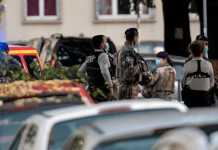 Tρόμος στη Γαλλία: Χαροπαλεύει ιερέας ελληνικής καταγωγής που πυροβολήθηκε στη Λιόν (video)