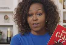 Η Mισέλ Ομπάμα το έριξε στο πλέξιμο