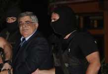 Βιβλιοθηκάριος ο Μιχαλολιάκος, βοηθός νοσοκόμος ο Κασιδιάρης, ειδίκευση στα hotdog ο Παναγιωτόπουλος