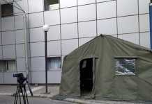 Βόλος: Στρατιωτικές σκηνές έξω από νοσοκομείο για ασθενείς με κορονοϊό