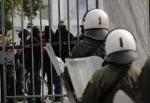 Προσαγωγή 3 ατόμων που επιχείρησαν να “περάσουν” τρόφιμα στο Πολυτεχνείο