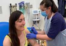 Hλίας Μόσιαλος για το εμβόλιο: Κάποιους ανθρώπους δεν πρέπει να τους ξεχάσουμε