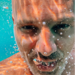 Συγγνώμη ζητά ο Νίκος Μουτσινάς για το περιστατικό με τους αστυνομικούς