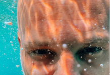 Συγγνώμη ζητά ο Νίκος Μουτσινάς για το περιστατικό με τους αστυνομικούς