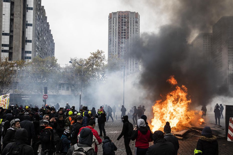 διαδηλωση παρισι