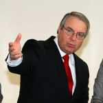 Γ. Μπαμπινιώτης: Αυθημερόν αίτημα στην Εισαγγελία για κλήτευση των 285 αποφοίτων του Αρσακείου