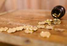 Πύργος: Βάζο με χρυσές λίρες κατέληξε στα… σκουπίδια