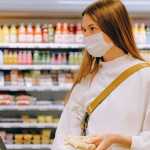 Νέα μέτρα μέσα στην εβδομάδα για ανεμβολίαστους – Rapid test στα σουπερμάρκετ και click away στα μαγαζιά