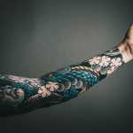 Tατουάζ & Μόνιμο Μακιγιάζ: Η ΕΕ απαγορεύει καρκινογόνες χημικές ουσίες στα χρωματιστά μελάνια