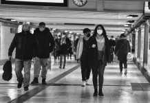 Κορονοϊός: 95 νεκροί σήμερα, 10.985 νέα κρούσματα και 551 διασωληνωμένοι