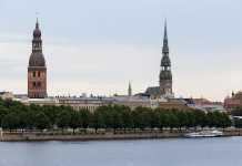 Πόλεμος Ουκρανία: Η Λετονία επιτρέπει στους πολίτες της να πολεμήσουν στο πλευρό της Ουκρανίας