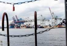 Πόλεμος στην Ουκρανία: Εγκλωβισμένο πλοίο με έξι Έλληνες ναυτικούς στην Οδησσό